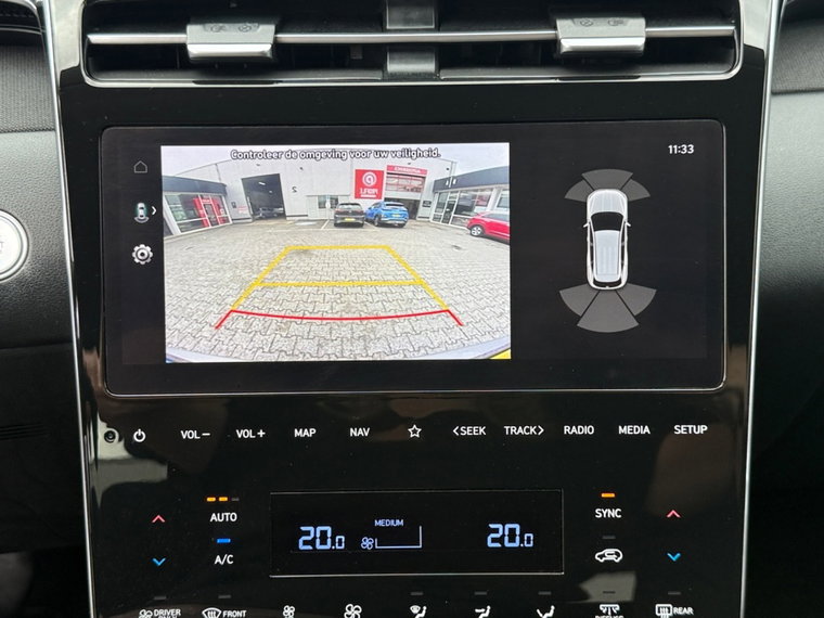 Vehicle Image 25