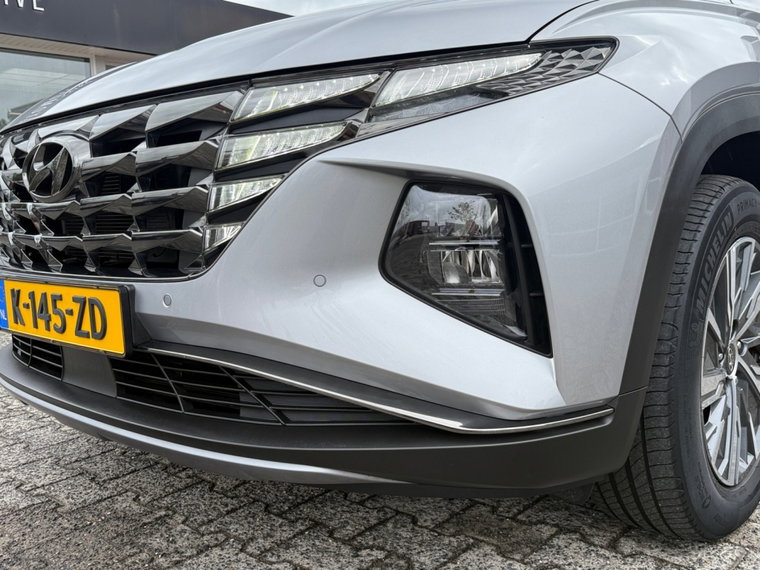 Vehicle Image 32