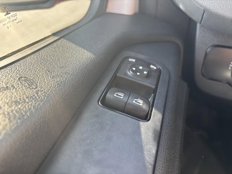 Vehicle Image 27