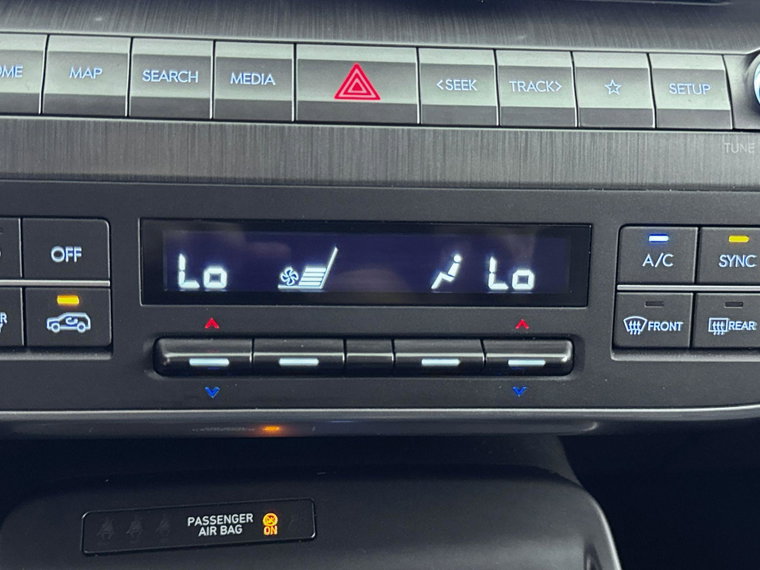 Vehicle Image 26