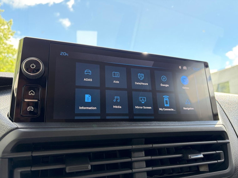 Vehicle Image 38
