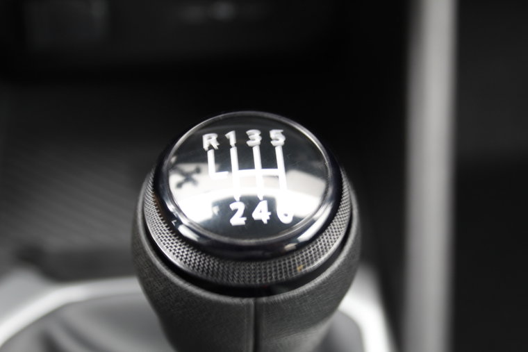 Vehicle Image 32