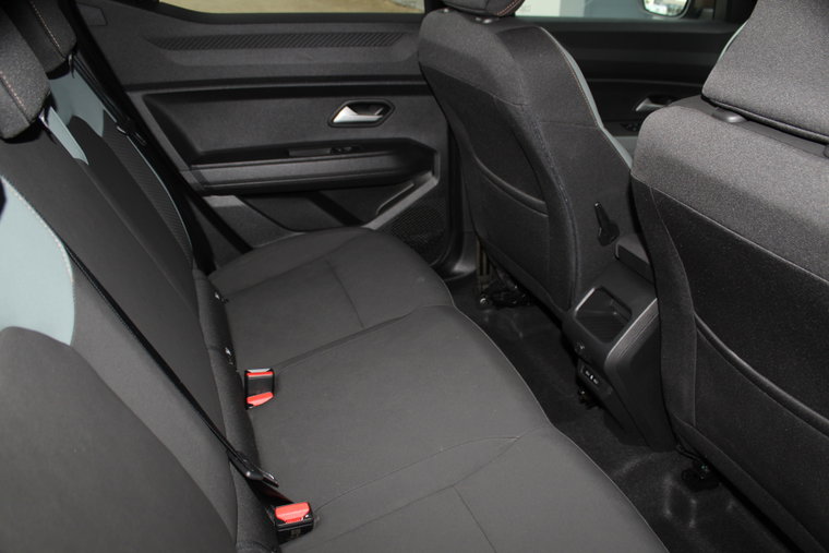 Vehicle Image 35
