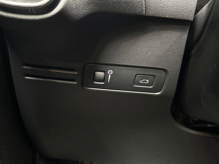 Vehicle Image 26