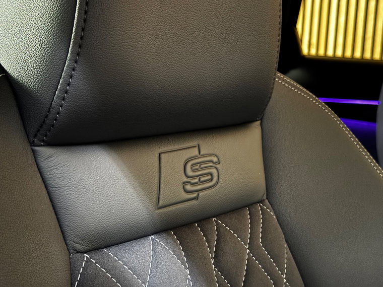 Vehicle Image 45