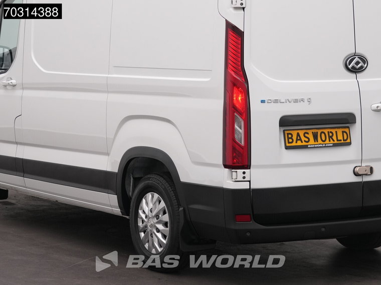 Vehicle Image 30