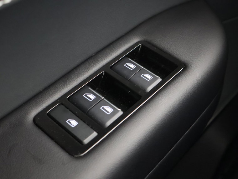 Vehicle Image 42