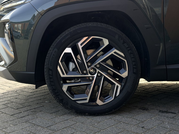 Vehicle Image 38