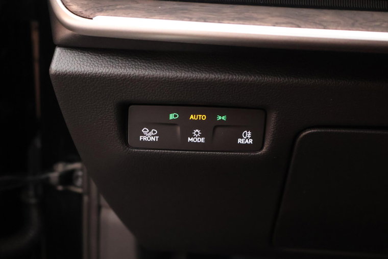 Vehicle Image 18
