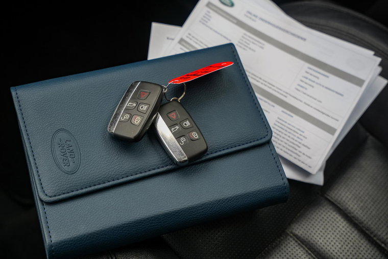 Vehicle Image 32