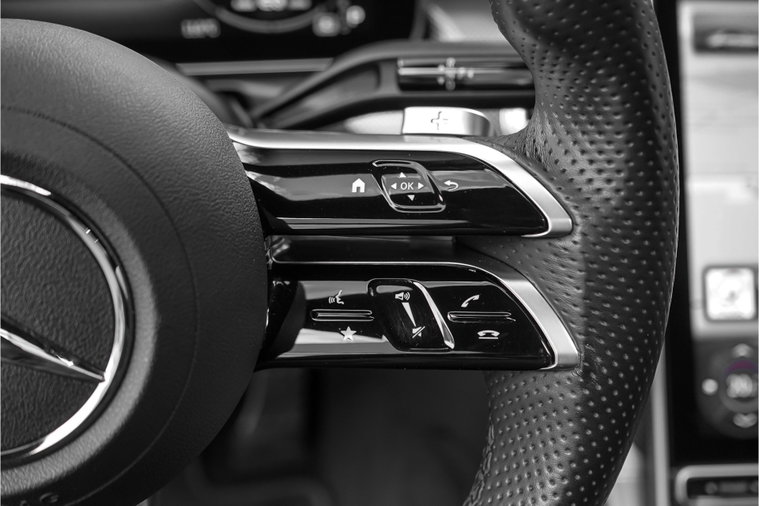 Vehicle Image 32