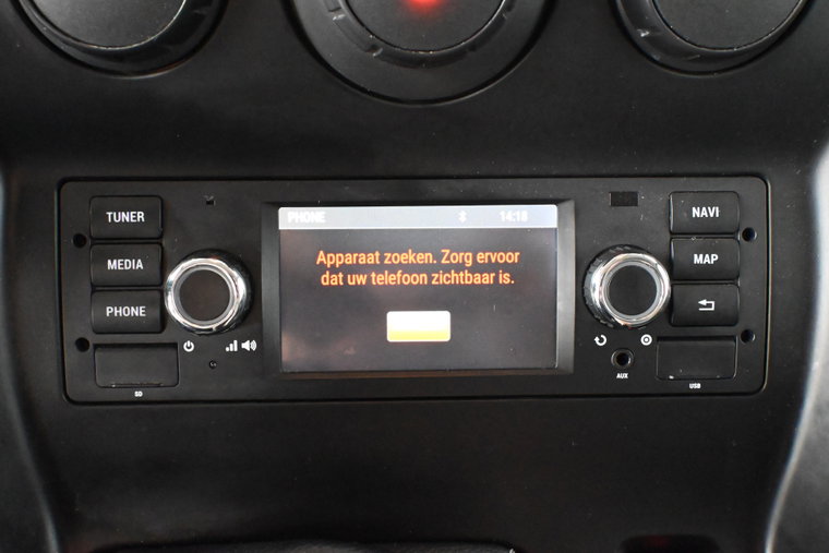 Vehicle Image 25
