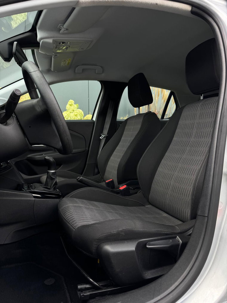 Vehicle Image 19