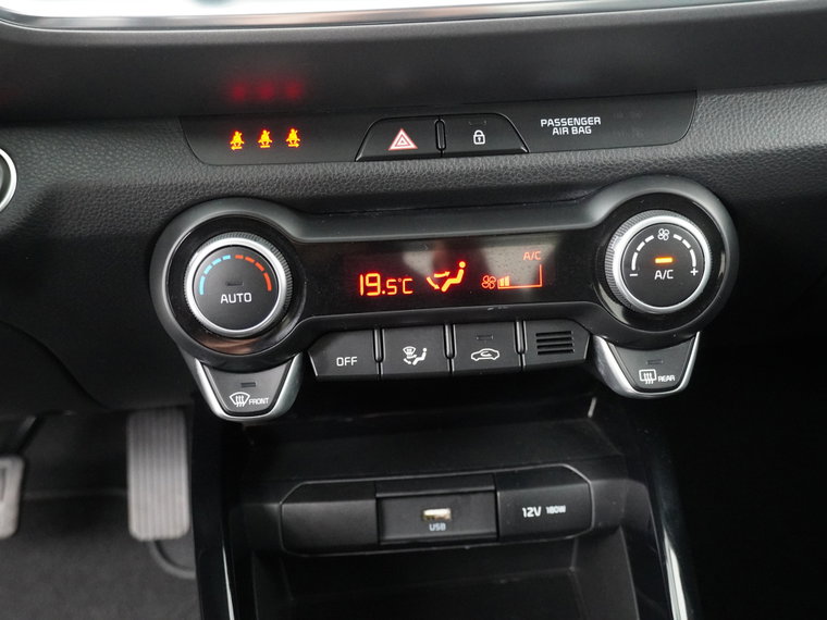 Vehicle Image 32