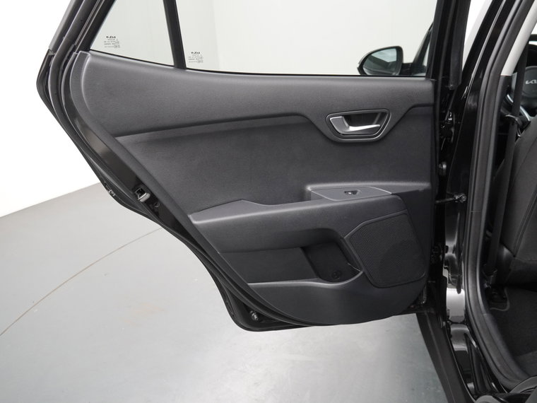 Vehicle Image 37