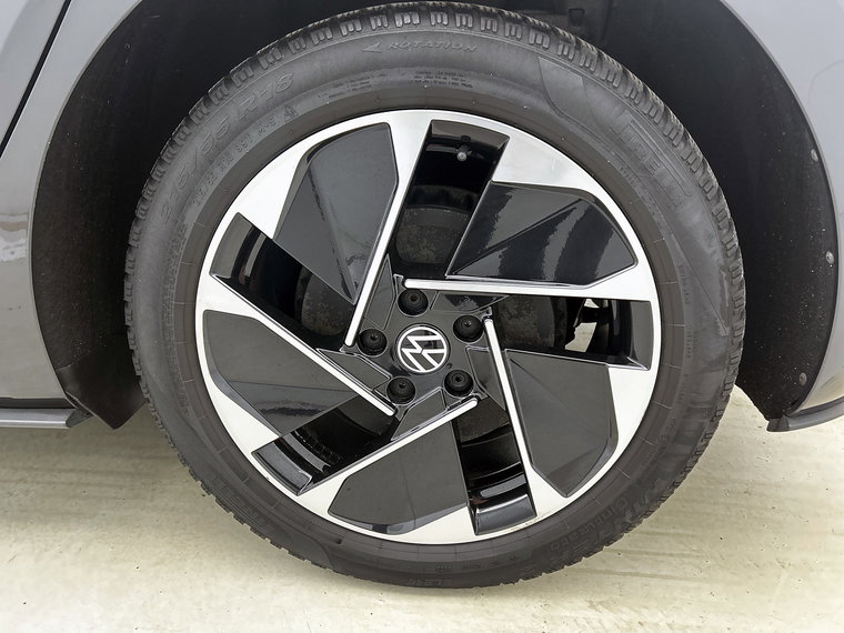 Vehicle Image 35