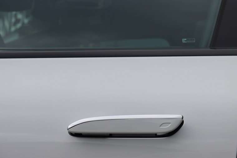 Vehicle Image 25