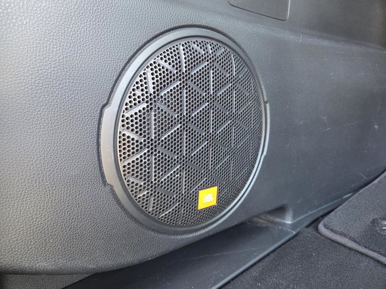Vehicle Image 37