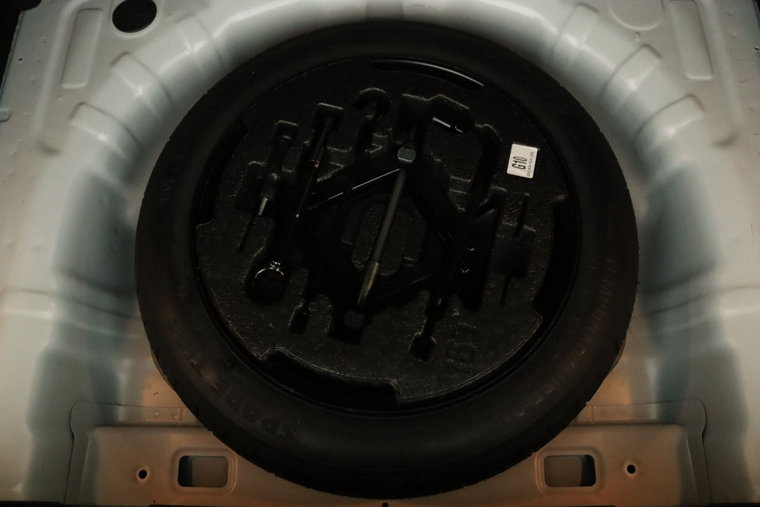 Vehicle Image 38