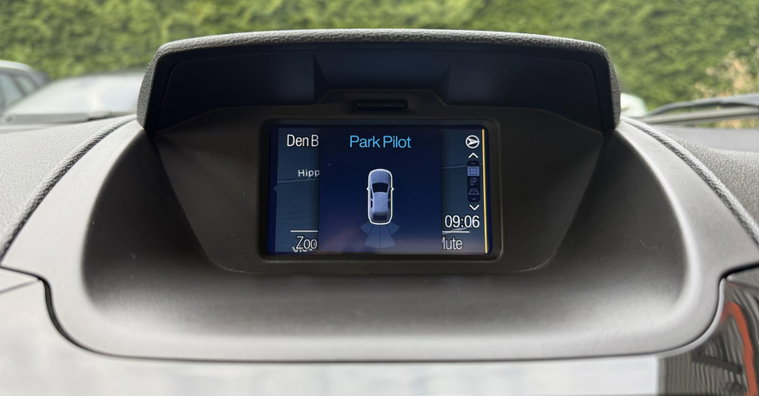 Vehicle Image 11