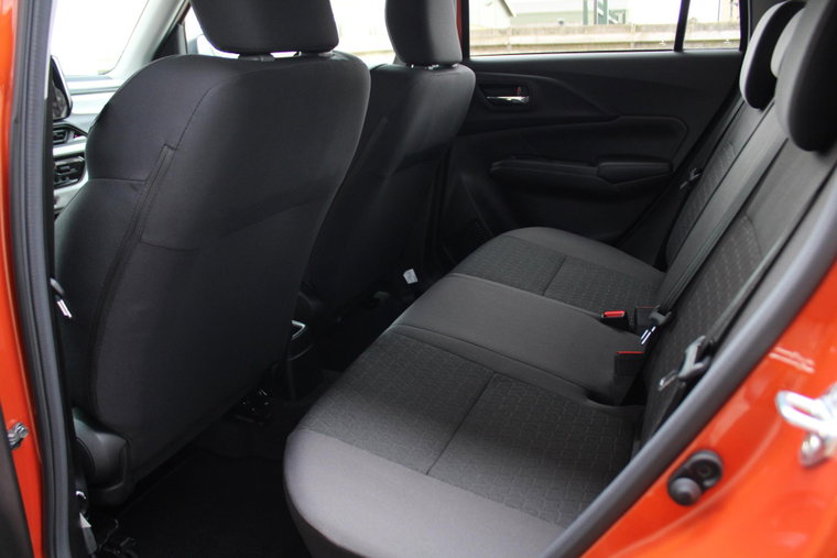 Vehicle Image 12