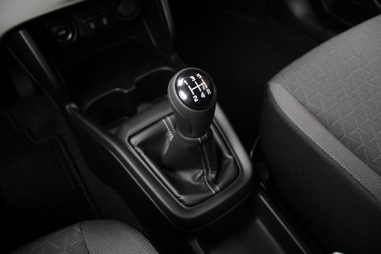Vehicle Image 25