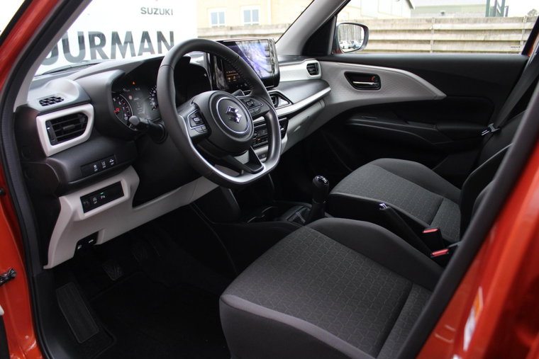 Vehicle Image 9