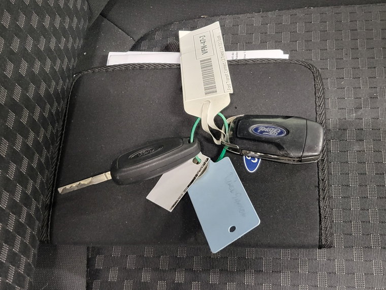 Vehicle Image 21