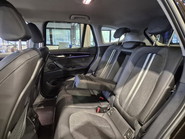 Vehicle Image 40