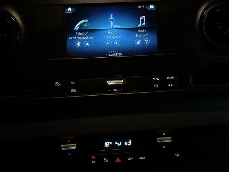 Vehicle Image 17