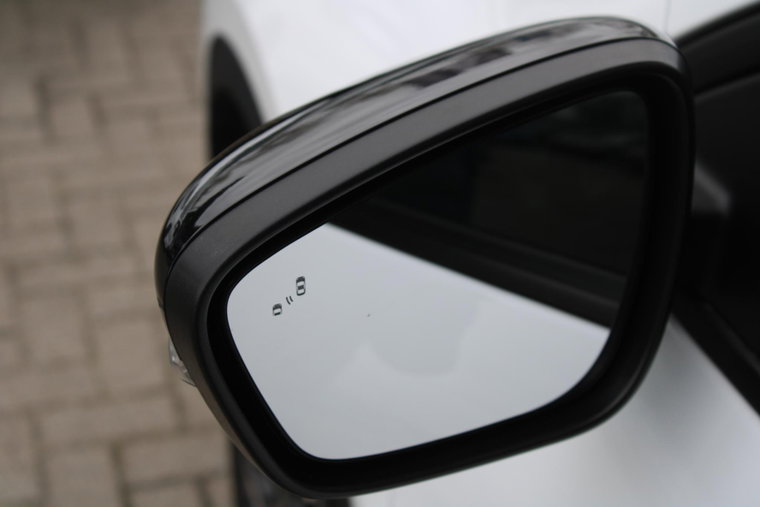 Vehicle Image 32