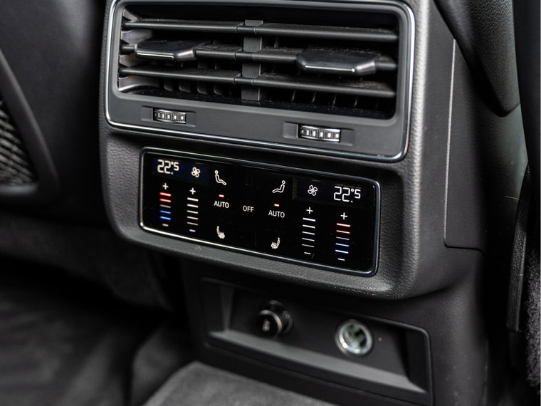 Vehicle Image 28