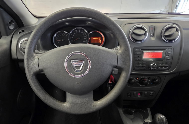 Vehicle Image 14