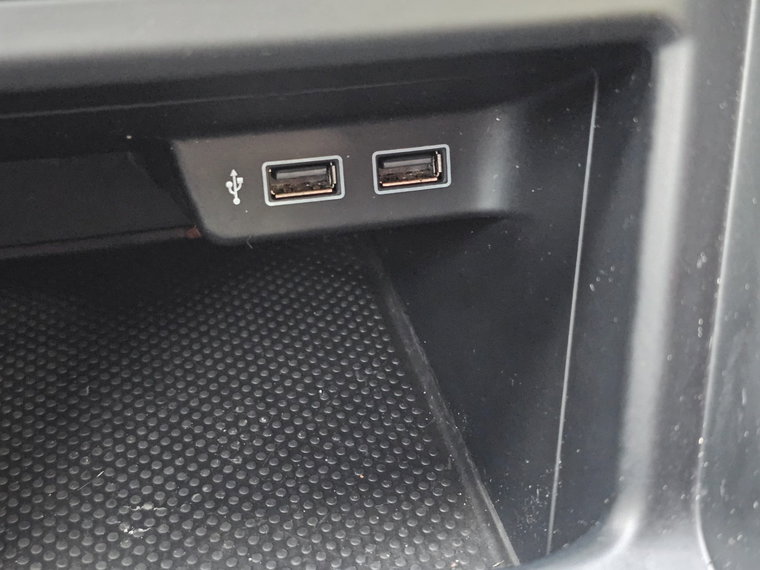 Vehicle Image 32