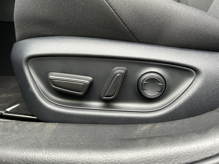 Vehicle Image 33