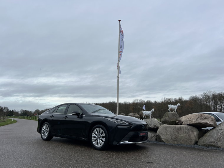 Vehicle Image 6