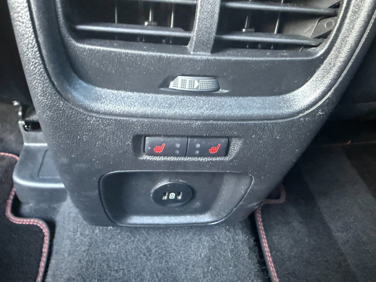 Vehicle Image 28