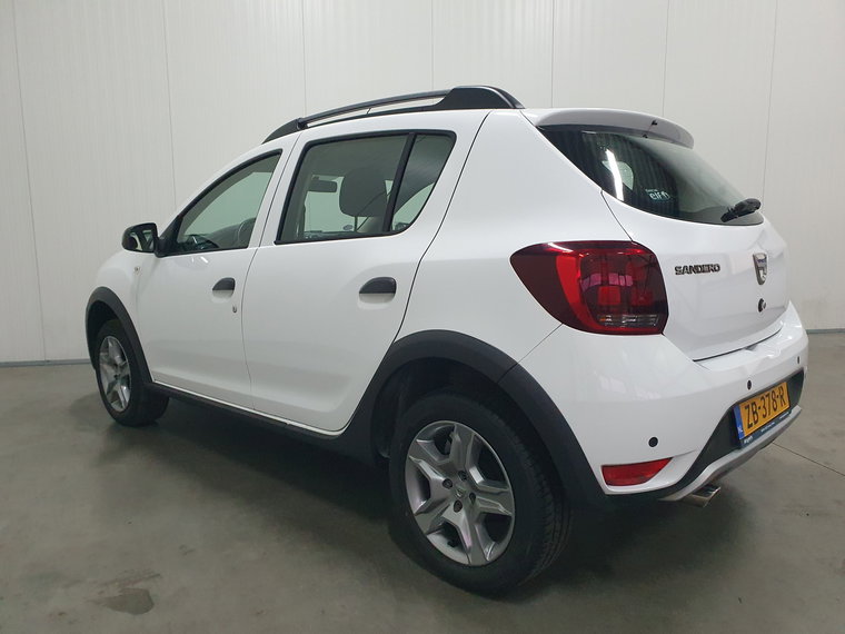 Vehicle Image 16