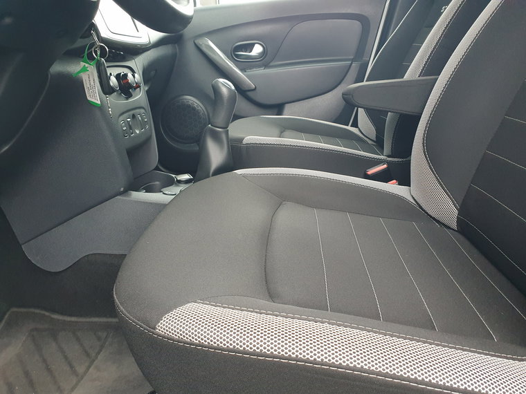 Vehicle Image 42