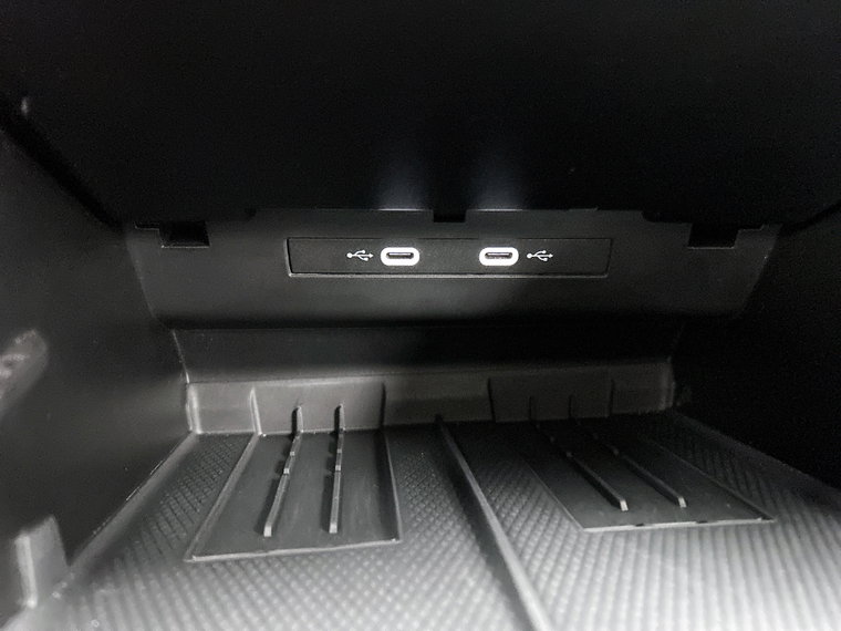 Vehicle Image 35