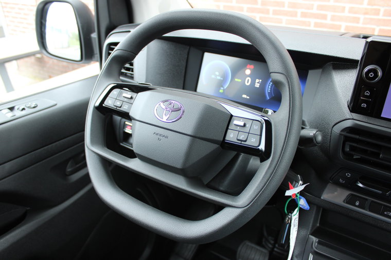 Vehicle Image 11