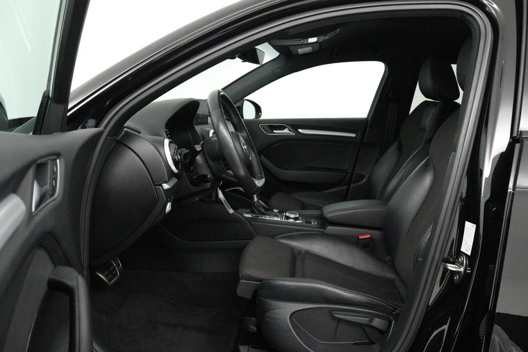 Vehicle Image 23