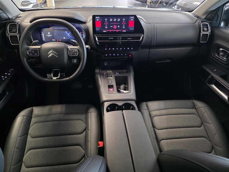 Vehicle Image 13
