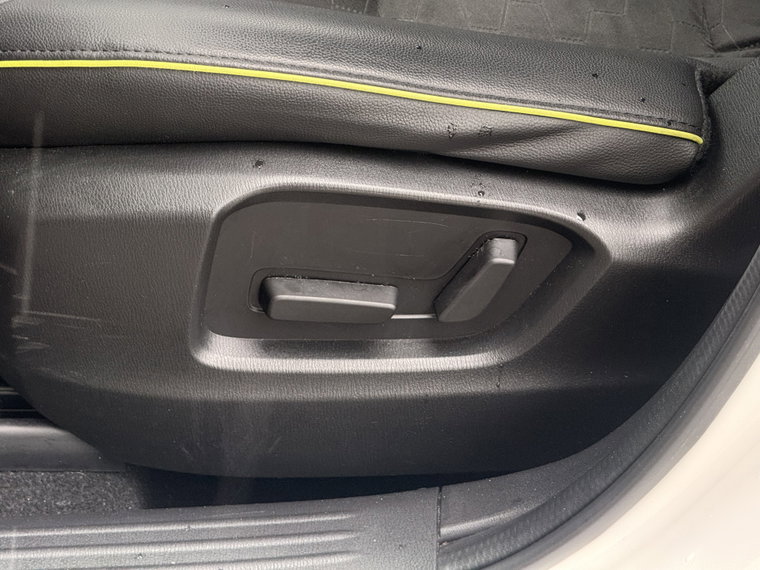 Vehicle Image 46
