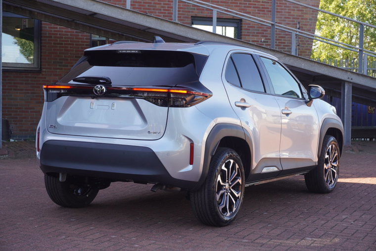 Vehicle Image 4