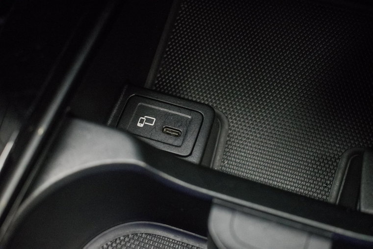 Vehicle Image 23