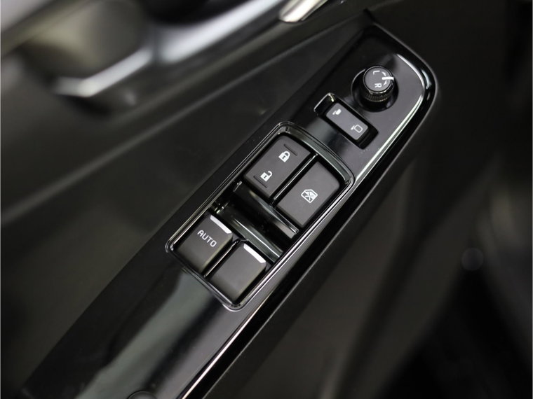 Vehicle Image 33