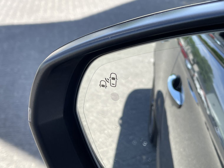 Vehicle Image 26