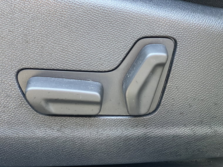 Vehicle Image 28
