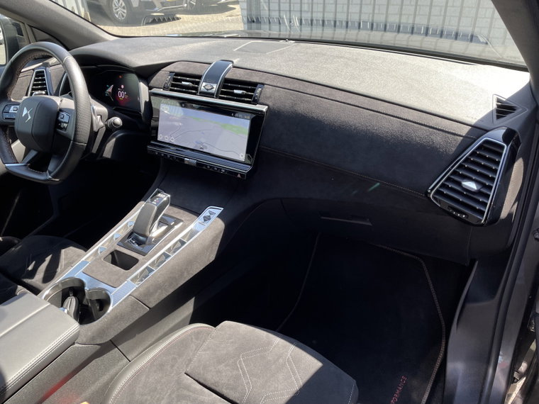 Vehicle Image 37